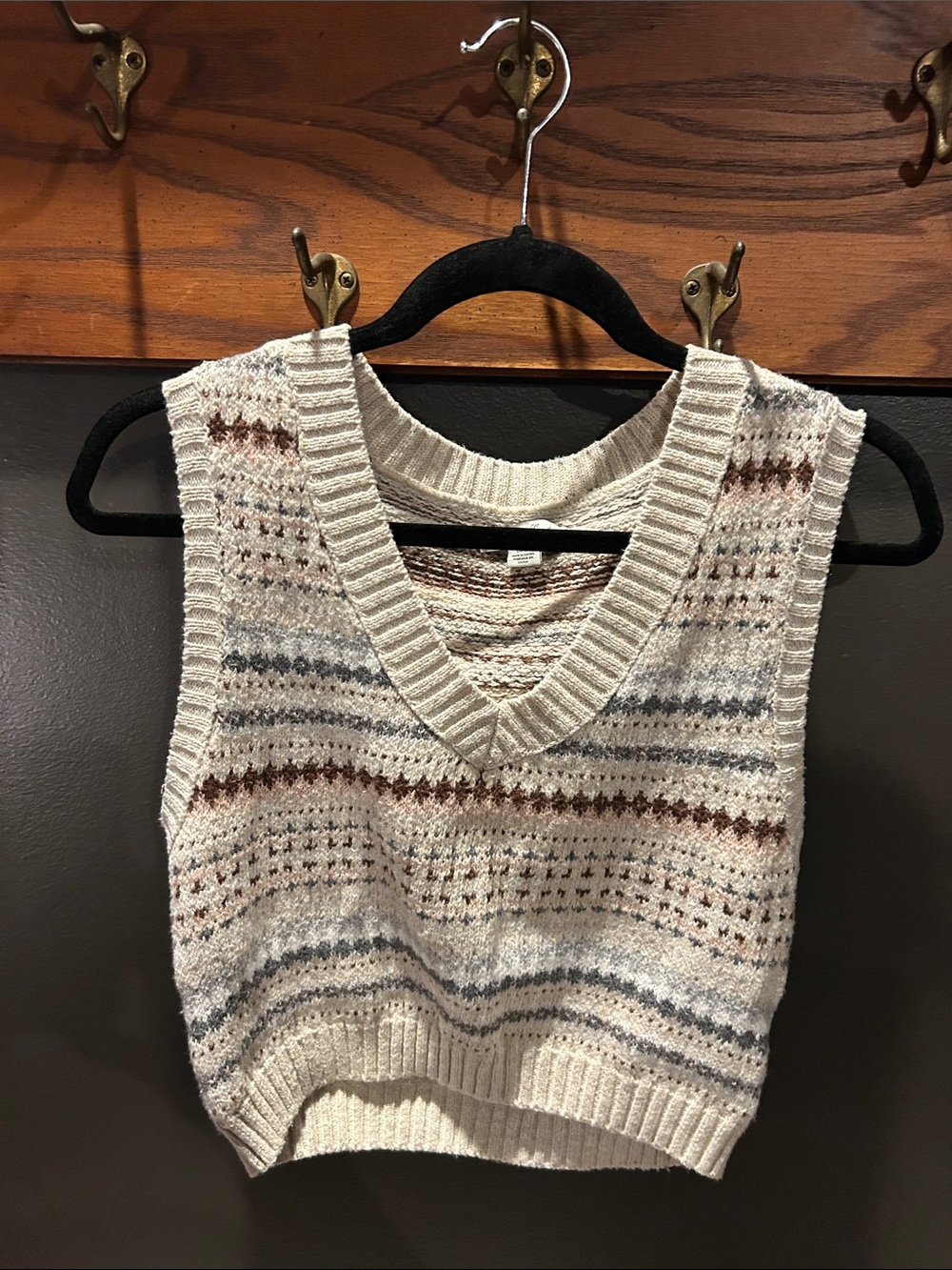 American Eagle sweater vest